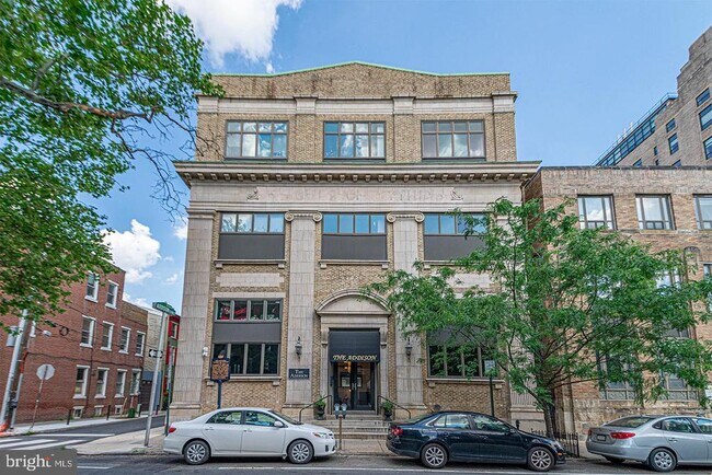 Building Photo - 415 S 19th St
