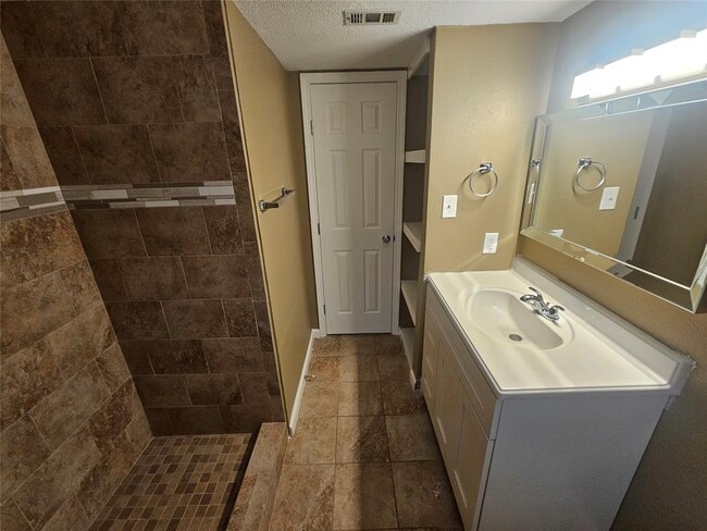 Building Photo - 10603 Georgian Dr