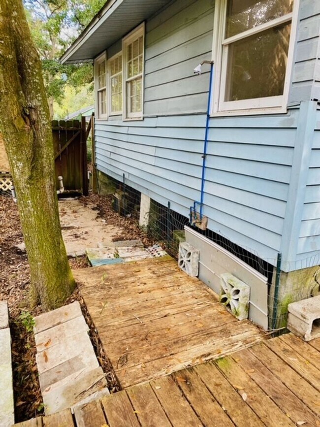 Building Photo - Two Bedroom Home - Folly Beach!