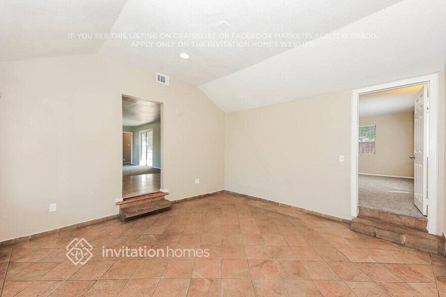 Building Photo - 6990 Malibu Dr
