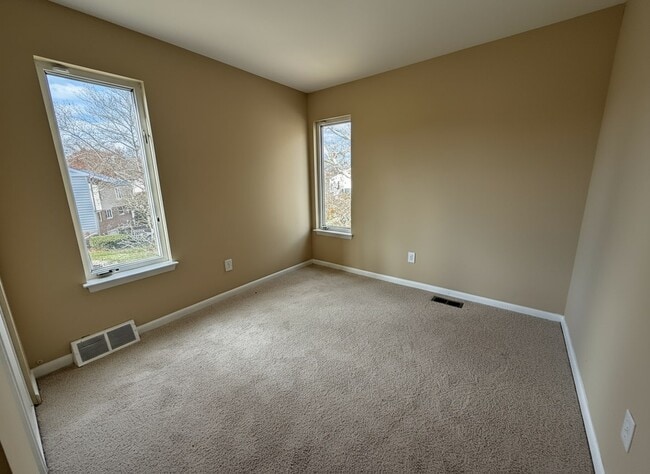 Building Photo - 110 Hamlet Dr