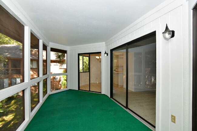 Building Photo - 36 Fairways Cir