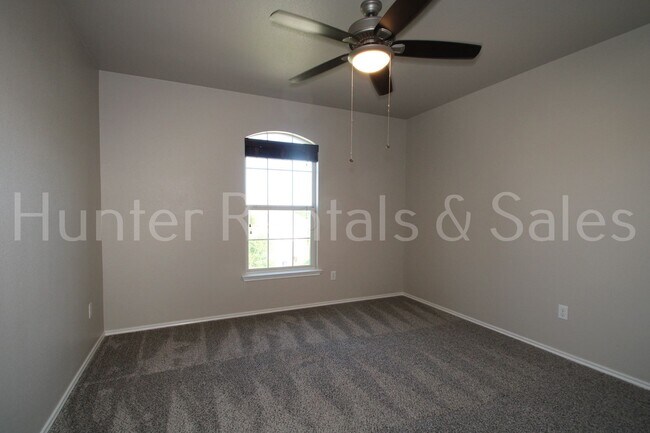Building Photo - Beautiful Home in Sought-After Harker Heig...