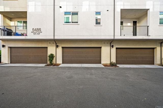Building Photo - 5485 Seacliff Pl