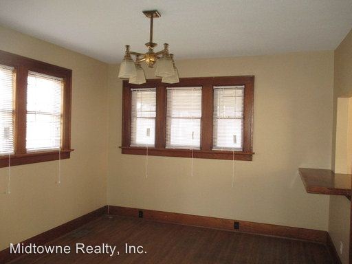 Building Photo - 726 E Washington Blvd