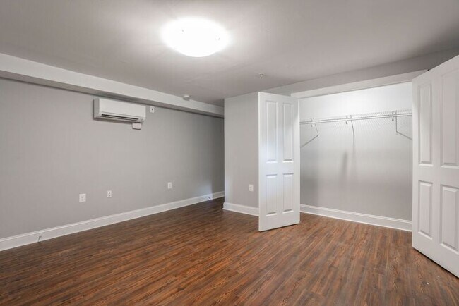 Building Photo - 310 E Lanvale St