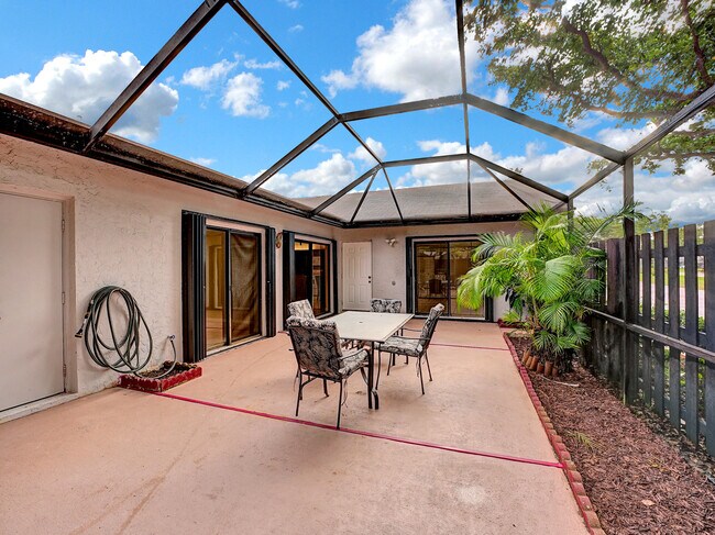 Building Photo - 1165 Summit Trail Cir