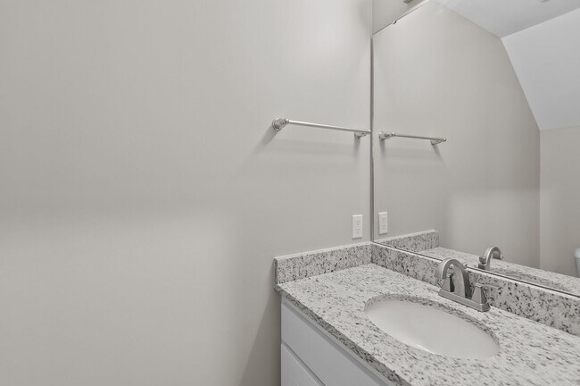 Building Photo - Newly Constructed 2 & 3 bedroom Cross Cree...