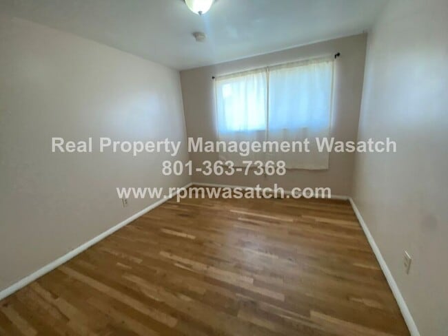 Building Photo - 1605 Manzanita Dr