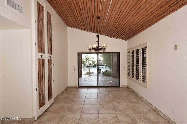 Building Photo - 9969 E Bayview Dr