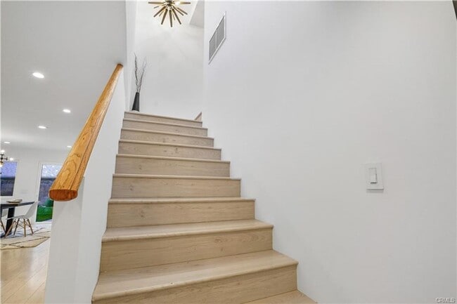 Building Photo - Encino Cul-De-Sac Lease with Private Outdoor Sauna & Designer Upgrades