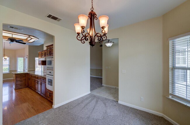 Building Photo - 139 Athens Ave