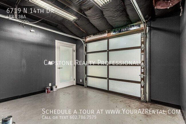 Building Photo - 6719 N 14th Dr