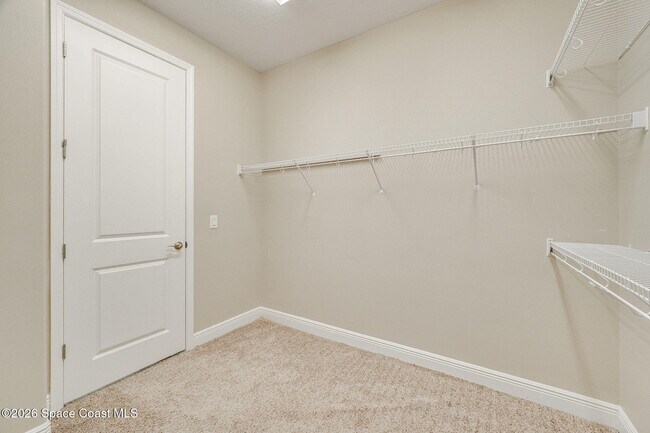 Building Photo - 7782 Paragrass Ave