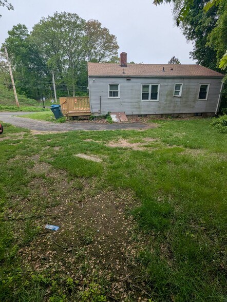 Building Photo - 585 Woodin St