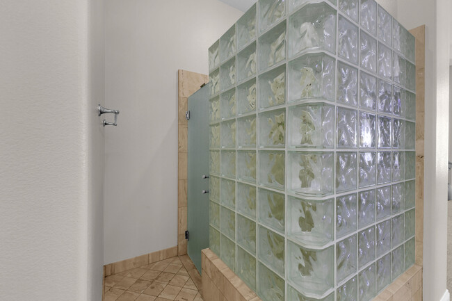 Building Photo - 39 Calleda Norte