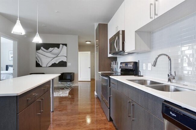 Building Photo - 299 N Highland Ave NE