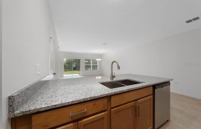 Building Photo - 2814 Raindrop Run St