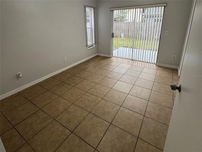 Building Photo - 1285 Roma Ct