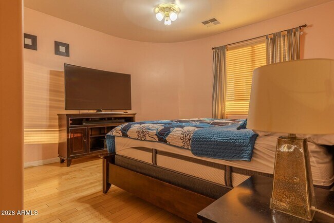 Building Photo - 18425 N 14th St