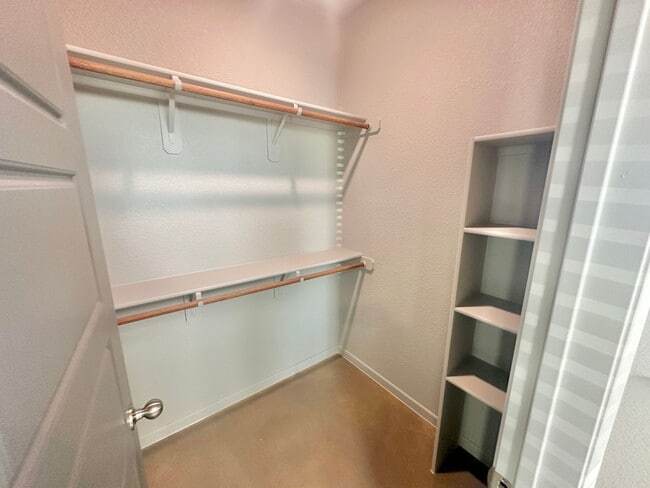 Building Photo - AVAILABLE NOW!