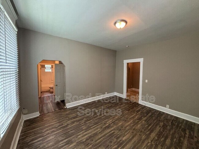 Building Photo - 545 Rockdale Ave