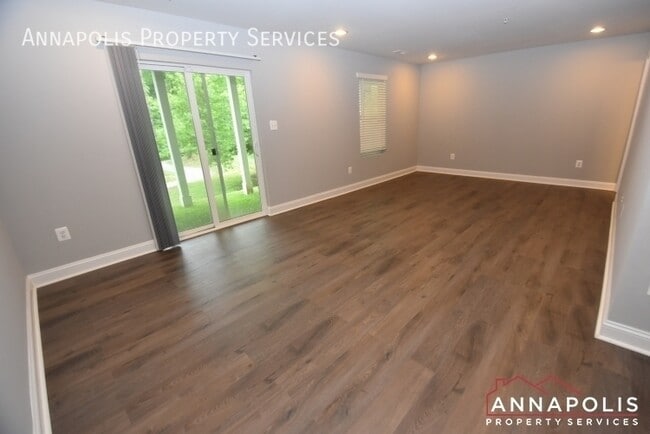 Building Photo - 2625 Smooth Alder St