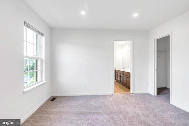 Building Photo - 40560 Aldie Springs Dr