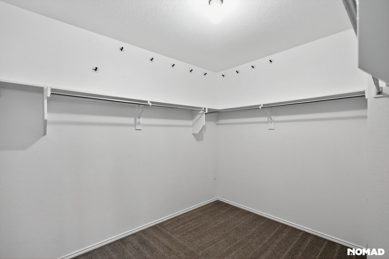 Building Photo - 1725 Bluebird Dr