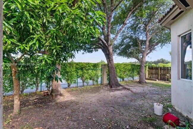 Building Photo - 5776 SW 166th Ct