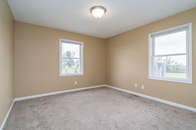 Building Photo - Beautiful Single Family Home