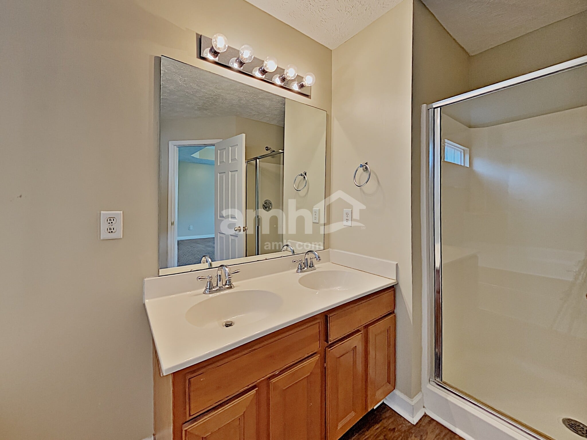 Building Photo - 1564 Laurel Ledge Dr