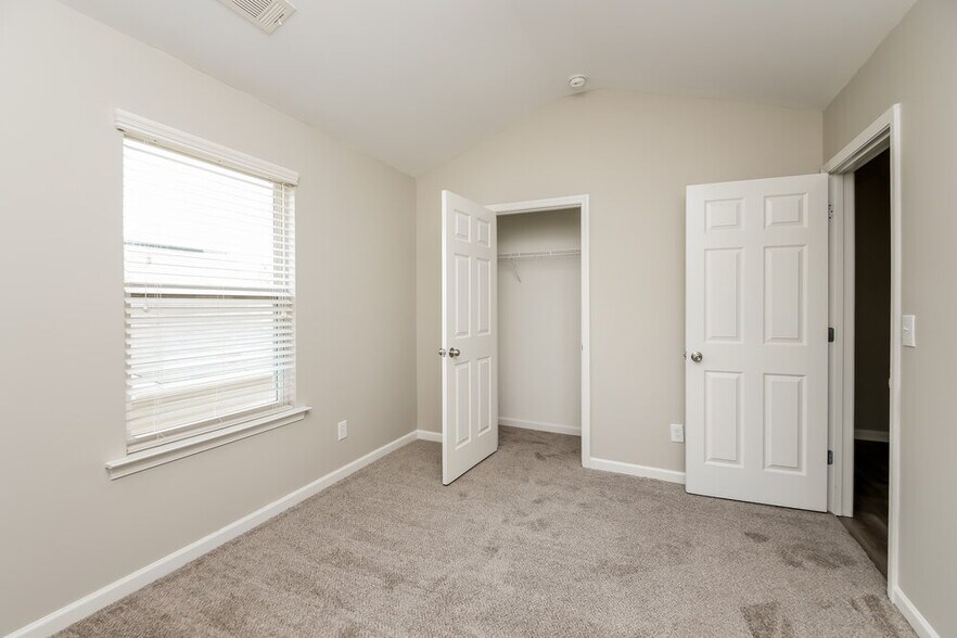 Building Photo - 55 Bollen Ln