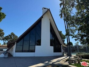 Building Photo - 102 Pawnee