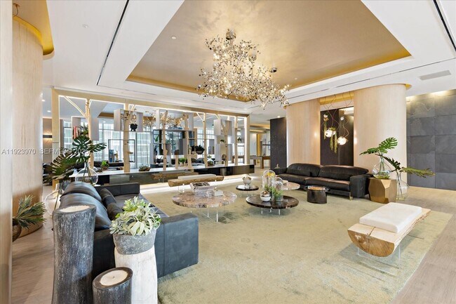 Building Photo - 488 NE 18th St