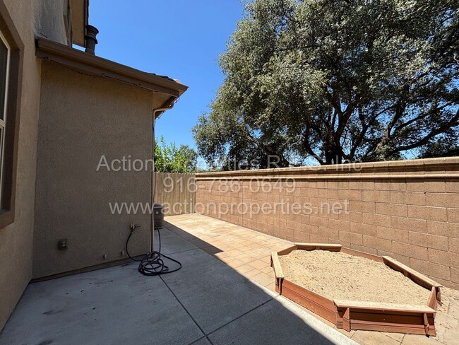 Building Photo - Gated Penryn Patio 2 Story Home, 3 Bedroom...