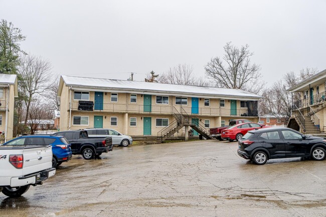 Building Photo - 209 N Woodland Dr