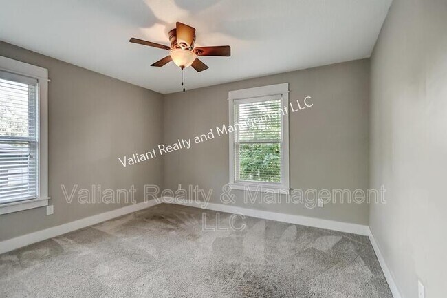 Building Photo - 1228 Willow Ct