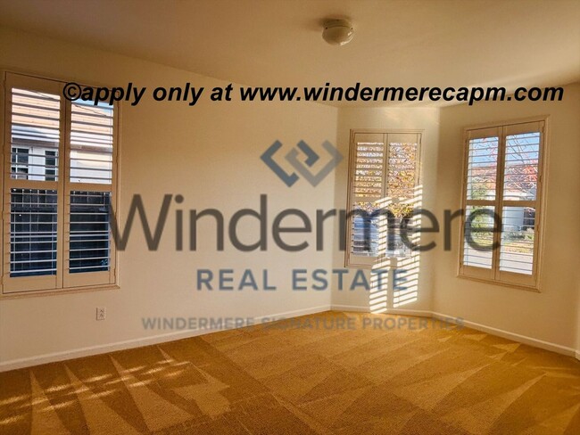 Building Photo - Bright & Stylish Entertainer's Retreat! Single story 3 bed- Plus Bonus Room!!