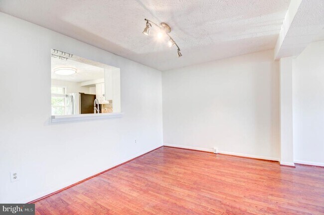 Building Photo - 6022 Phlox Ct