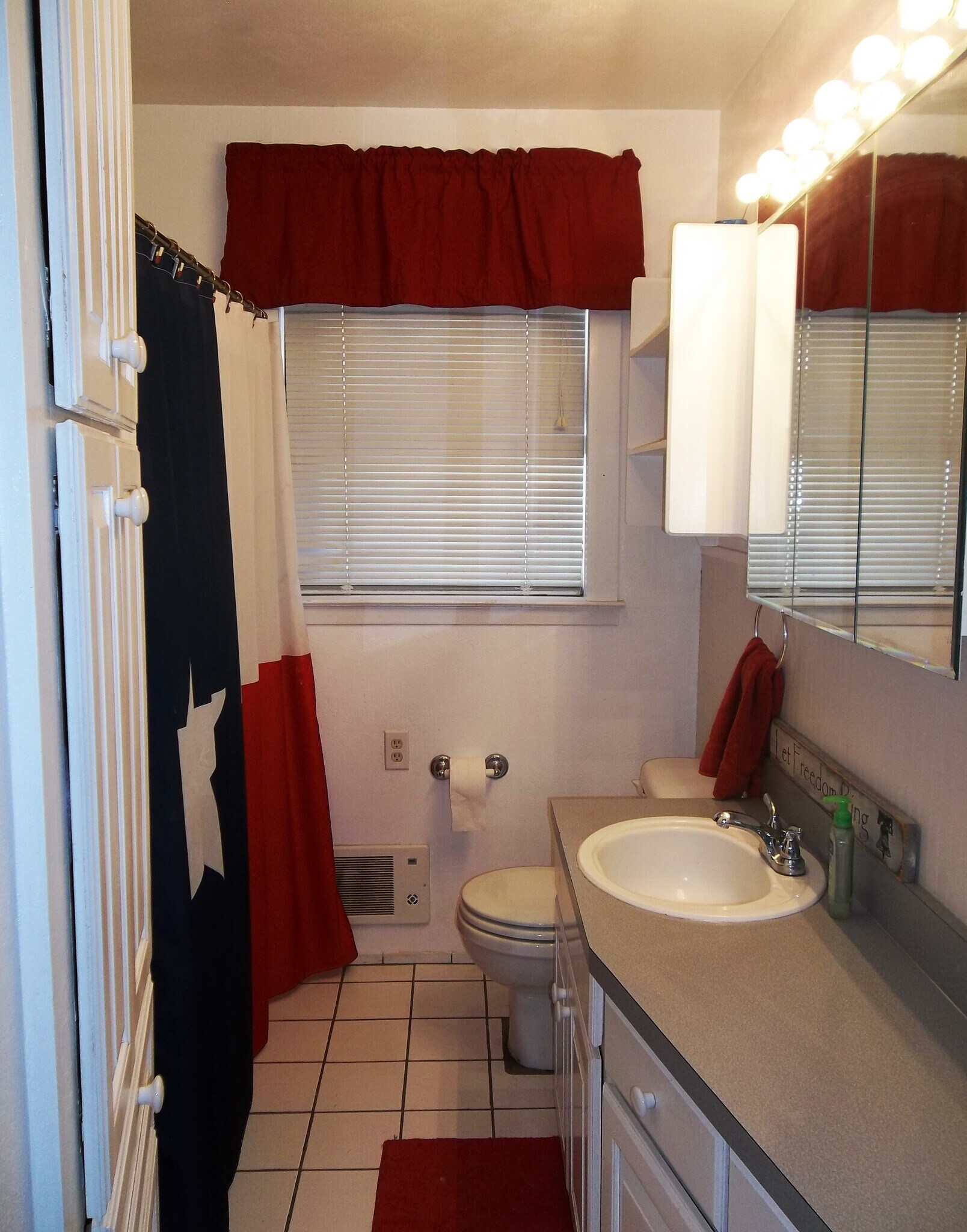 Bathroom 1 - 1240 S Brazos St
