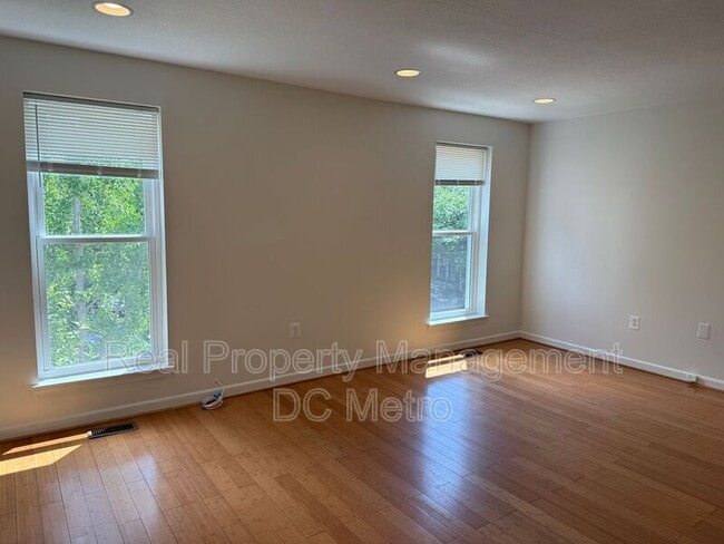 Building Photo - 1125 Harvard St NW