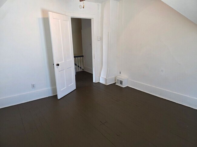 Building Photo - 204/206/208 N Fort Wayne St