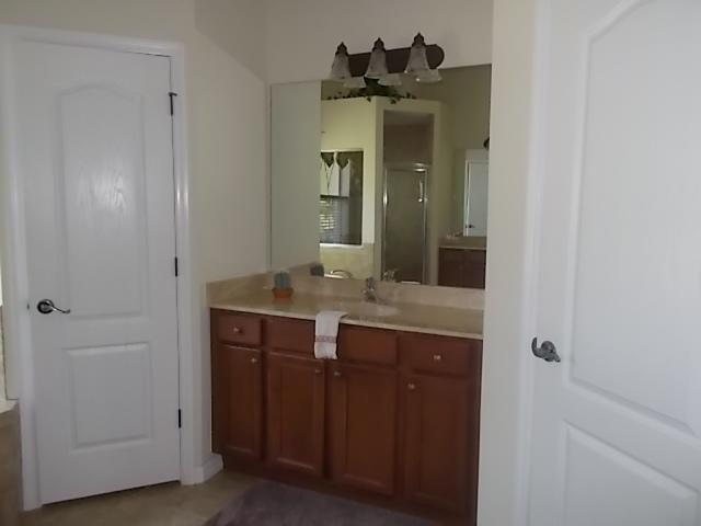 Building Photo - 9 Sycamore Ct E