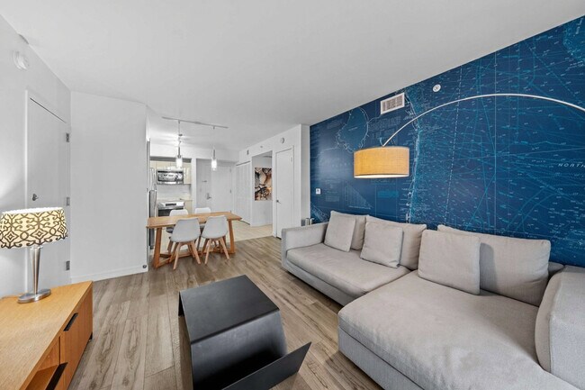 Building Photo - 2602 E Hallandale Beach Blvd