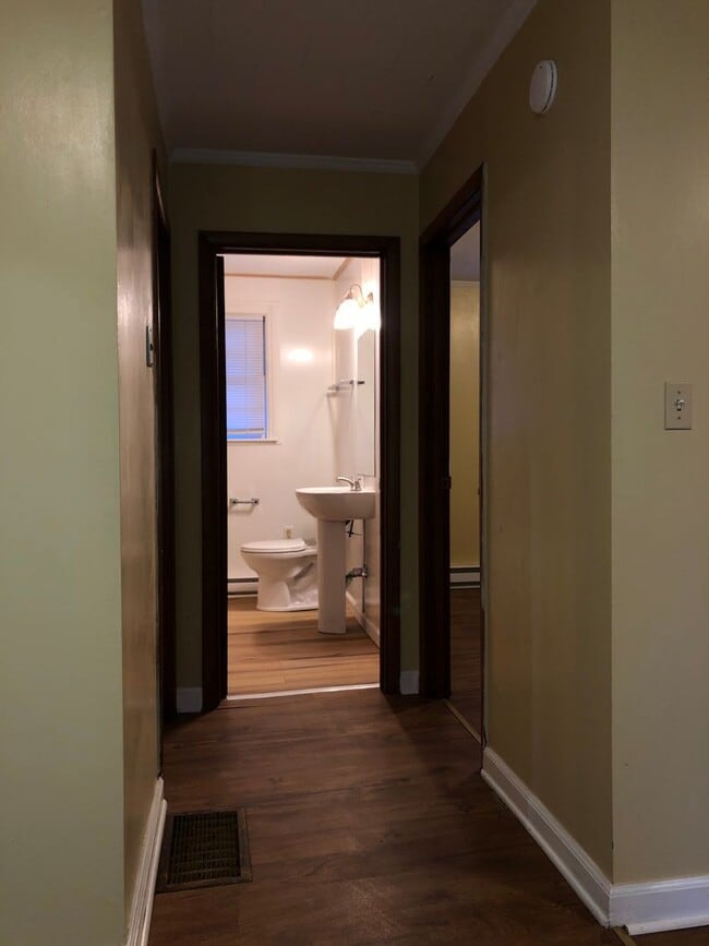 Building Photo - 553-B Jefferson Road