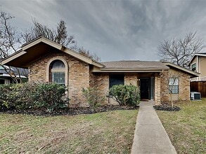 Building Photo - 1547 Hunterwood Dr