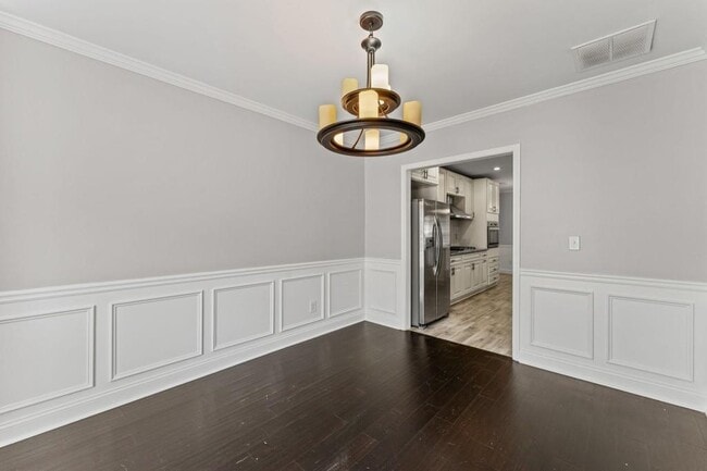 Building Photo - 5605 Martin Grove Dr NW