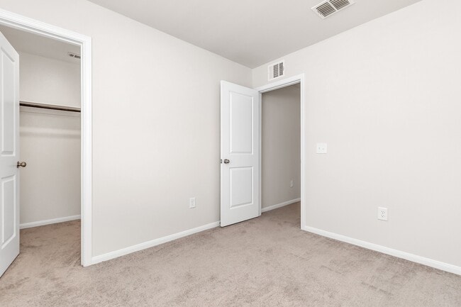 Building Photo - 11634 Braemar Village Dr