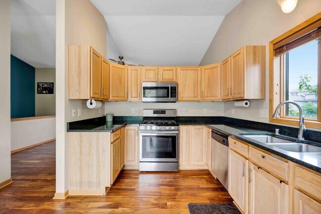 Building Photo - 3670 Sabertooth Trail